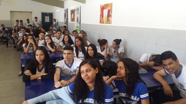 Atividades de Arborização. Escola EREM Pacífico Rodrigues da Luz. Petrolina-PE. 12-08-2016 (17)