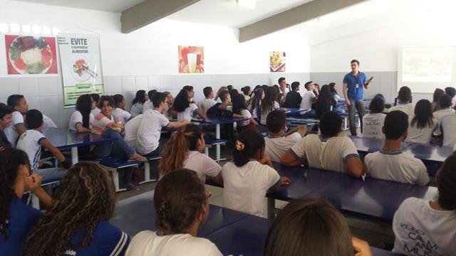 Atividades de Arborização. Escola EREM Pacífico Rodrigues da Luz. Petrolina-PE. 12-08-2016 (25)