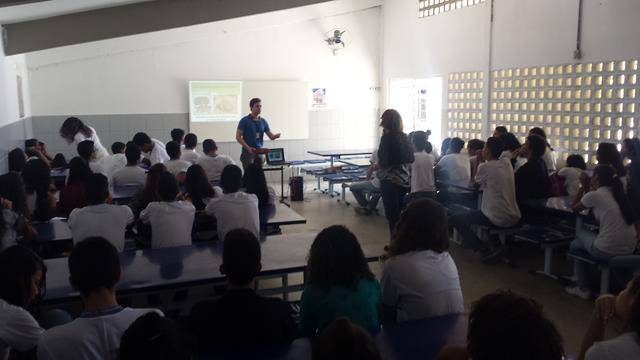 Atividades de Arborização. Escola EREM Pacífico Rodrigues da Luz. Petrolina-PE. 12-08-2016 (5)