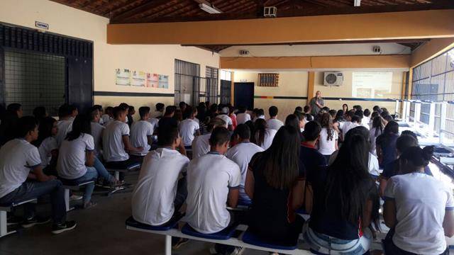 Atividades de Saúde Ambiental. Higiene do Meio. Escola Humberto Soares. Petrolina-PE. 24-08-2016