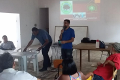 APRESENTAÇÃO DO PEV EM COOPERATIVA CHAMA A ATENÇÃO