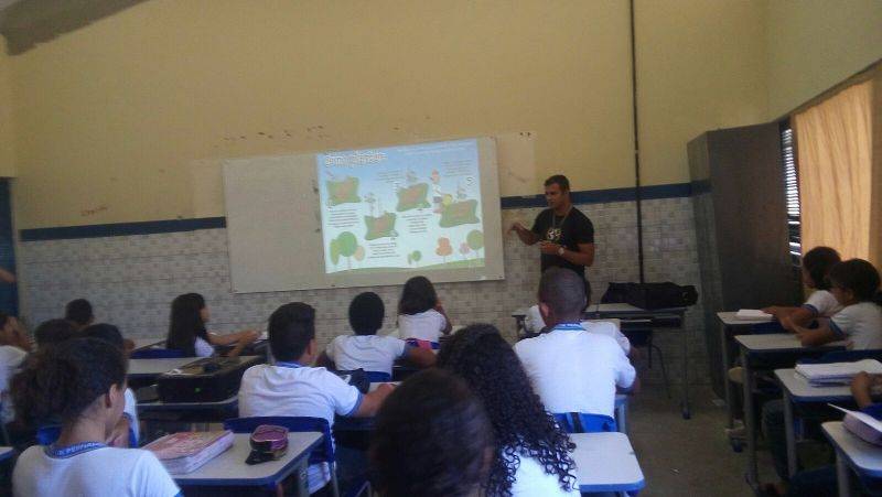 Atividade de arborização - Escola Estadual Antônio Cassimiro - Petrolina-PE - 28.10.15