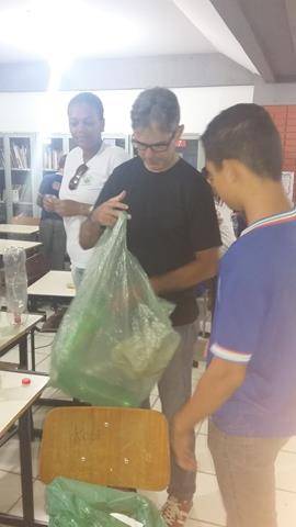 Atividades de arte ambiental - Reciclagem. Escola Polivalente Américo Tanuri. Juazeiro-BA. 10-06-2016
