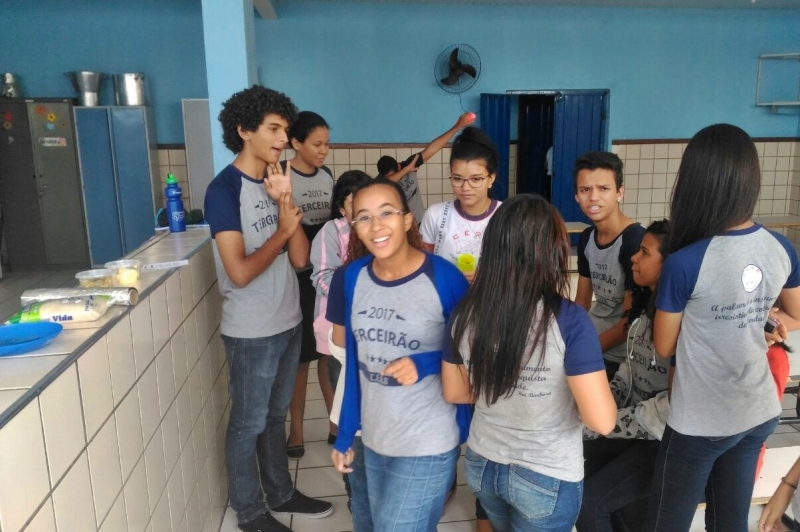 Atividades sobre plantas medicinais. Escola Rui Barbosa. Juazeiro-BA. 06/05/2017.