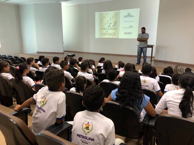 Vistas ocorreram no Cemafauna e no Viveiro do PEV. Ação mobilizou 106 alunos.