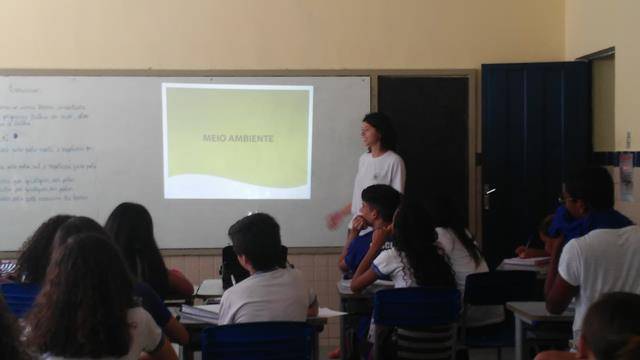 Atividades de Coleta Seletiva. Escola Dom Malan. Petrolina-PE. 08-04-2016