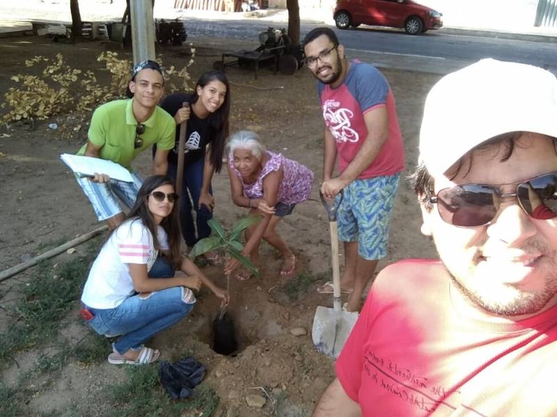 Arborização da Comunidade. Bairro Vila Eduardo. Petrolina-PE. 08/02/2019.
