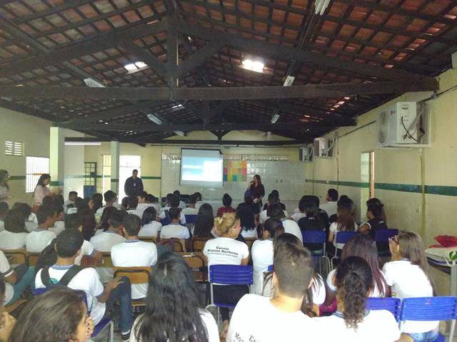Atividades de Reciclagem. Escola Moyses Barbosa. Petrolina-PE. 06-06-2016