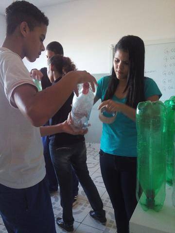 Atividades de Reciclagem. Escola Vande de Souza Ferreira. Petrolina-PE. 02-06-2016