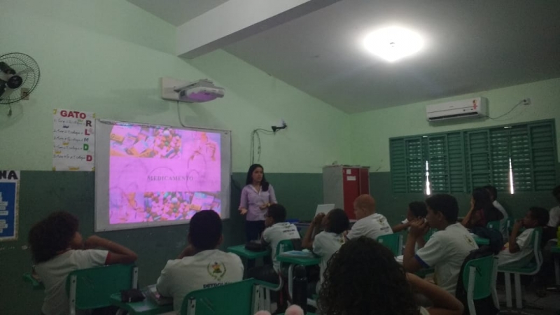 Atividade de Plantas Medicinais com 21 alunos da Escola Municipal Professora Eliete Araújo de Souza, em Petrolina (PE), no dia 17.08.
