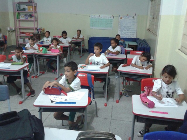 Atividade de arte ambiental - Escola de Tempo Integral Sao Domingos Savio - Petrolina-PE - 10.03 (5)