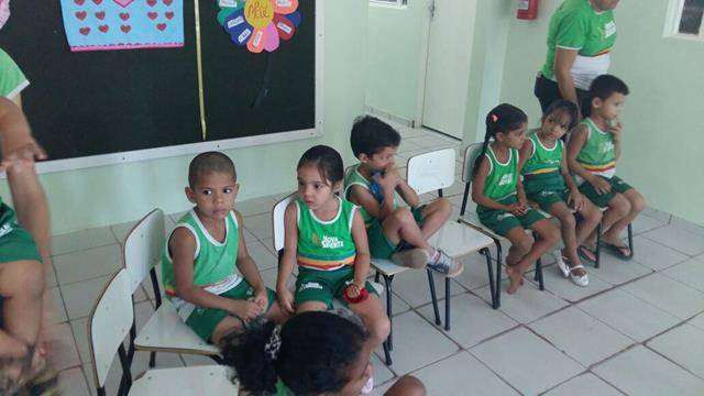 Compostagem. Unidade de Acolhimento à Criança Marcelo Brito. Petrolina-PE. 12-05-2016