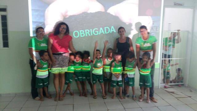 Compostagem. Unidade de Acolhimento à Criança Marcelo Brito. Petrolina-PE. 12-05-2016