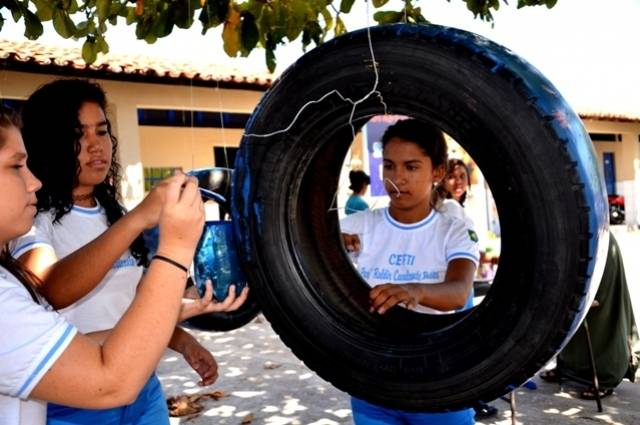 50 alunos da CETI Professor Raldir Cavalcante Bastos, em Teresina-PI, foram mobilizados com as ações práticas de Arte Ambiental