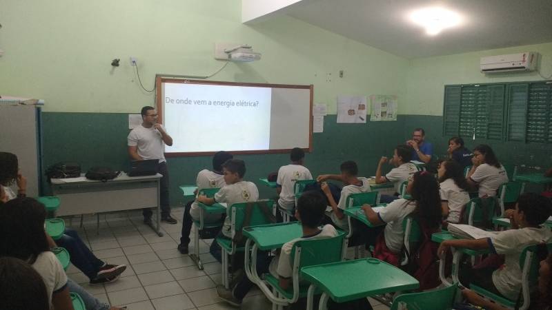 Atividade de Energias Renováveis aconteceu nas escolas Municipal Prof. Eliete Araújo (30.08) e Colégio da Policia Militar PE (23.08) e totalizou 80 aluno.