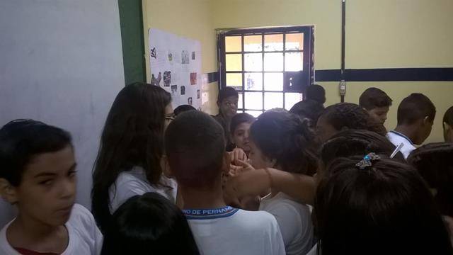 Adesivagem. Escola Paes Barreto. Petrolina-PE. 17-06-2016