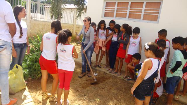 Horta Escolar Agroecológica. Escola Iracema Pereira da Paixão. Juazeiro-BA. 03-06-2016