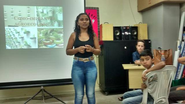Atividades de Horta Escolar Agroecológica. Escola São José. Petrolina-PE. 24-08-2016