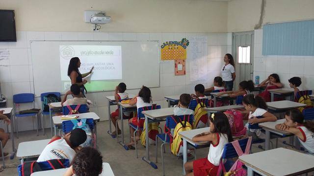 Horta Escolar Agroecológica. Escola Iracema Pereira da Paixão. Juazeiro-BA. 29-04-2016