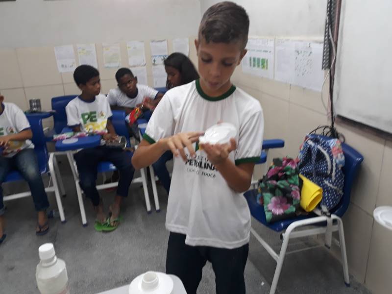 Atividade de Reciclagem ocorreu no dia 17.08 com 40 alunos da Escola Municipal Luíza de Castro e Silva, em Petrolina (PE).