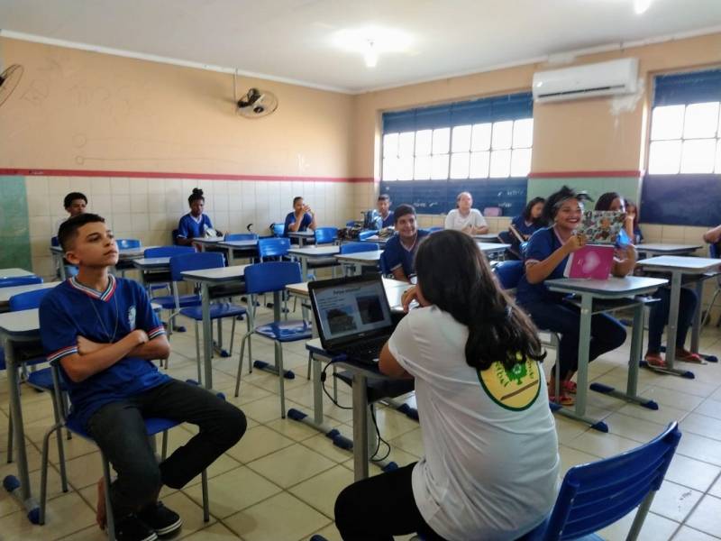 Atividade Arborização. Escola Artur Oliveira. Juazeiro-BA. 26/04/2019.