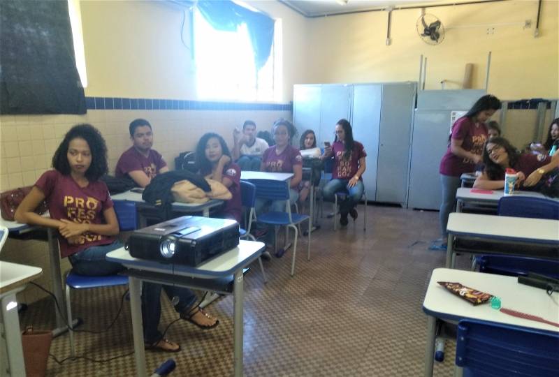 Atividade Arborização. Escola Fernando Idalino. Petrolina-PE. 26/04/2019.