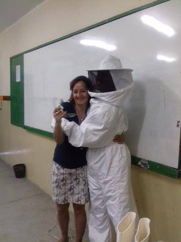 Atividades sobre cuidados e preservaÃ§Ã£o das abelhas. Escola Humberto Soares. Petrolina-PE. 01-11-2016