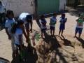 Atividade de criação de jardim foi realizada no dia 25.08 na Escola Municipal Professora Laurita Coelho Leda, em Petrolina. Cerca de 150 alunos participaram.
