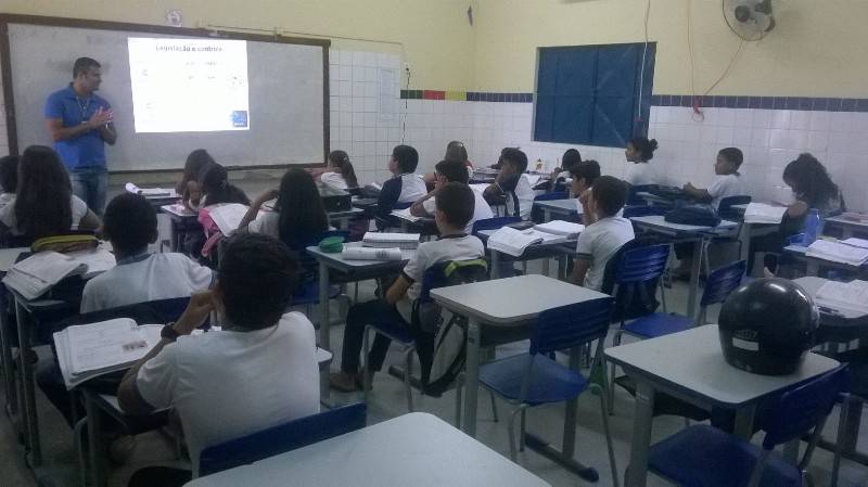 Atividade sobre agrotóxicos - Escola Professor Simão Amorim Durando - Petrolina-PE - 17.08.15