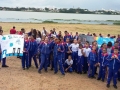 Soltura de peixes ocorreu com 300 alunos do CPM na orla de Petrolina. Evento foi no sábado (24/03).