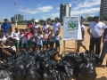 No Dia Mundial da Água, ação do PEV recolheu cerca de 30 sacos de lixo, realizou peixamento e abraçou o Rio S. Francisco. (22.03).